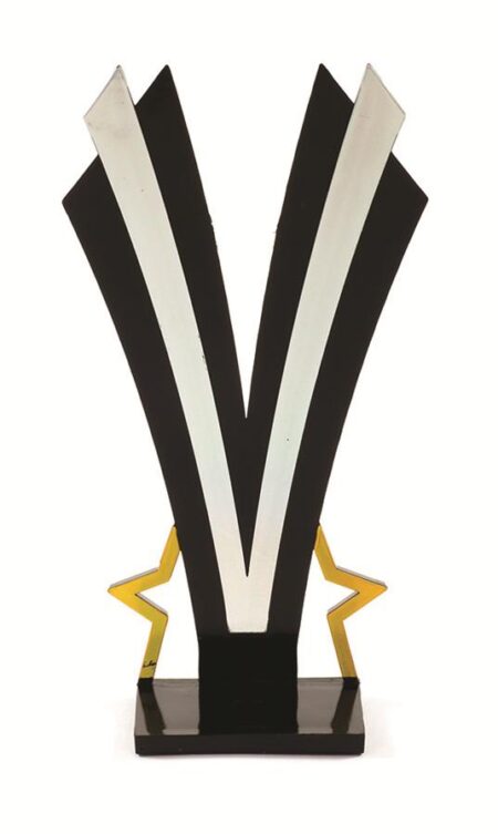 V BACKDROP - SQUARE BASE - BLACK/GOLD/SILVER